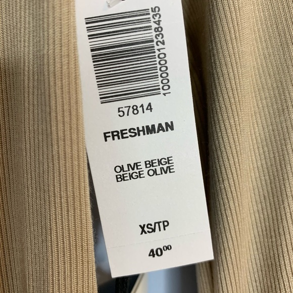 Aritzia Sunday Best Freshman Turtleneck - Picture 4 of 4